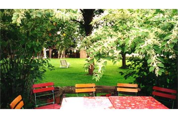 Germania Privát Uehlfeld, Esterno